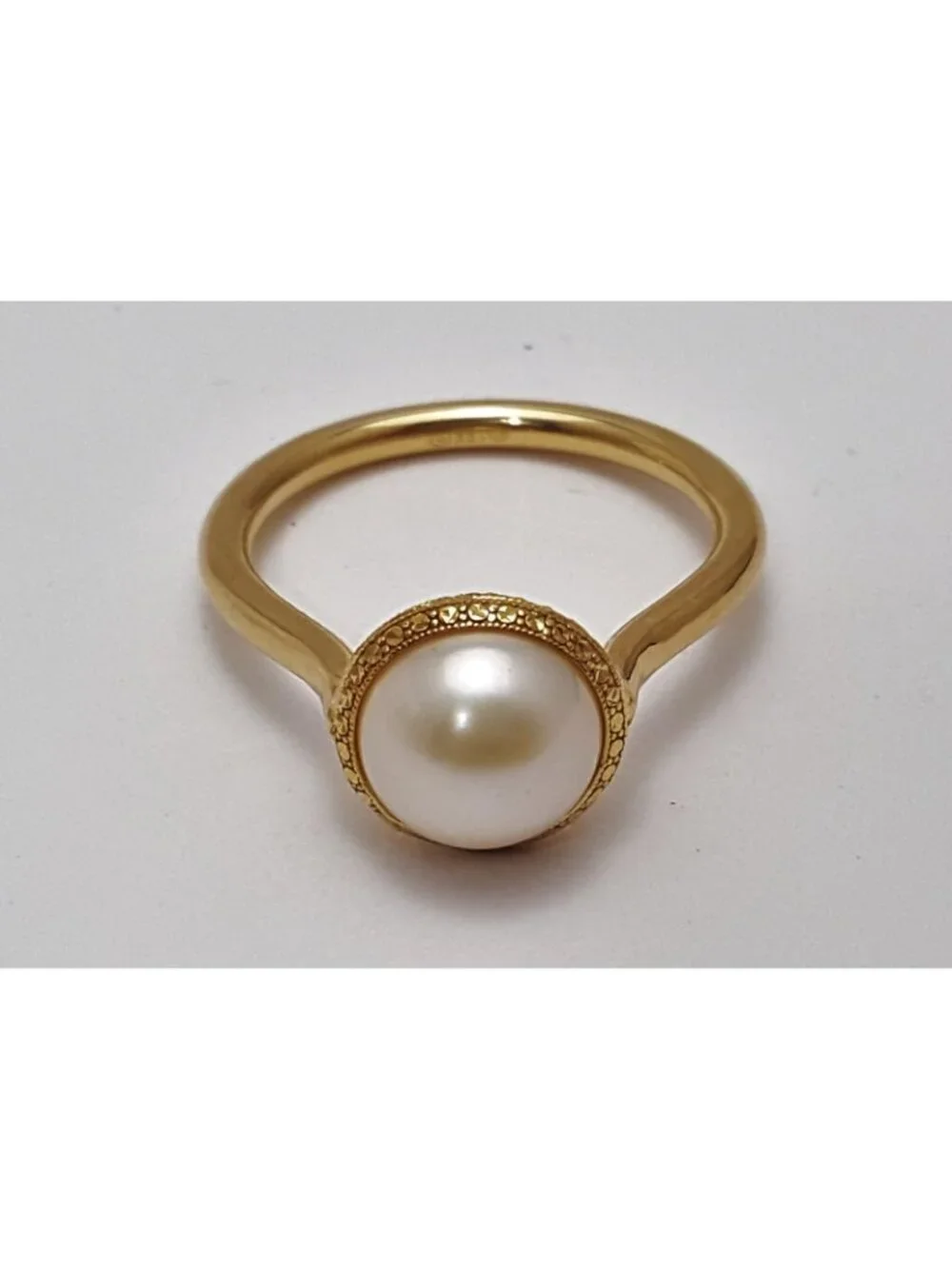 Beautiful 18K Karat Yellow Gold Designer Diamond Cut Pearl Ring - Size 9.75